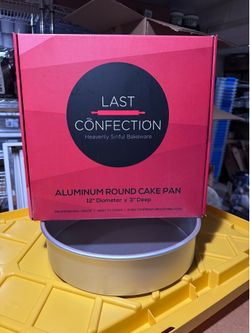 2 new 12 inch round cake pans