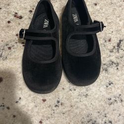 size 9 Zara flats 