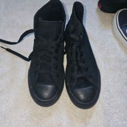 Boys Converse All Black