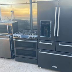 Black stainless kitchen set gas stove