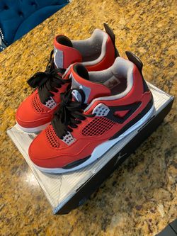 Air Jordan 4 red toro bravo
