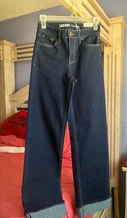 California Vintage Wide Leg Dark Wash Jeans SALE  $8 🍀