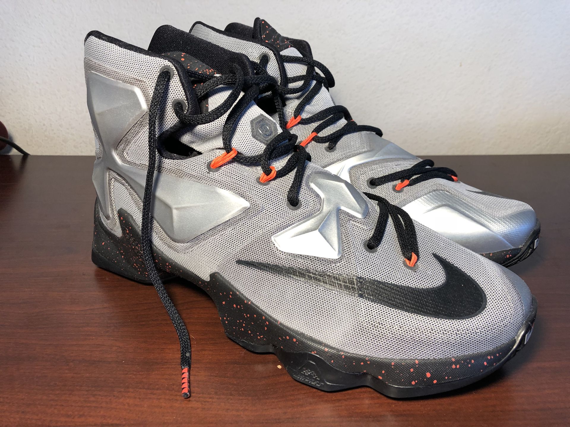 Nike Lebron XIII 13 Rubber City Mens Basketball Shoes Metallic Silver (Lava) Size 11