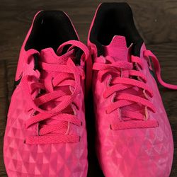 Kids Soccer cleats Pink Nike Tiempo Size 12c
