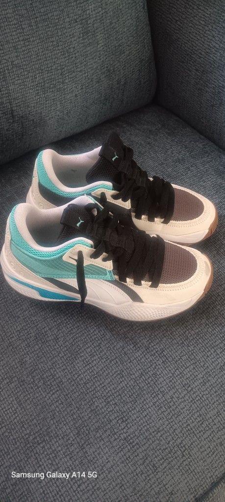 Size 4c Kids Puma Shoes