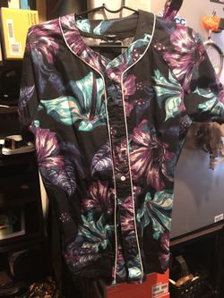 On the byas size small jersey shirt