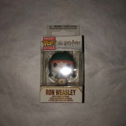 Funko Pop! Keychain: Harry Potter (Holiday) - Ron Vinyl Figure 