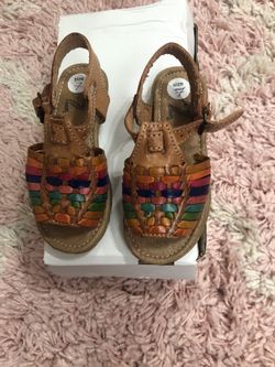 New Sz 7 Toddler Huarache Sandals.  X-posted