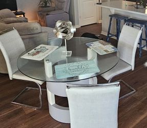 Modern Kitchen Table 