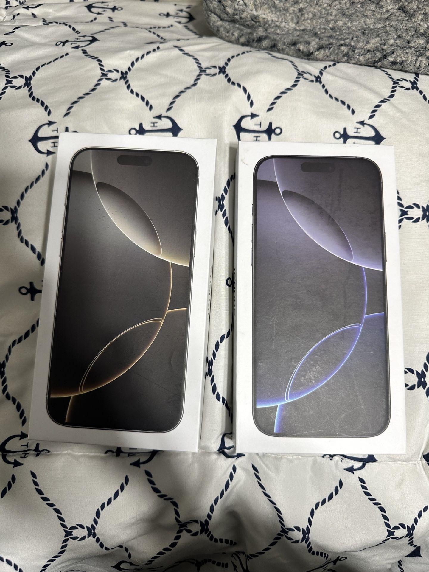 2 Look Alike iPhones 1TB Unlocked
