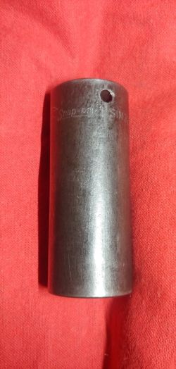 Snap-on deep impact socket.