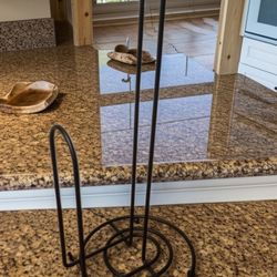 Black Metal Paper Towel Holder