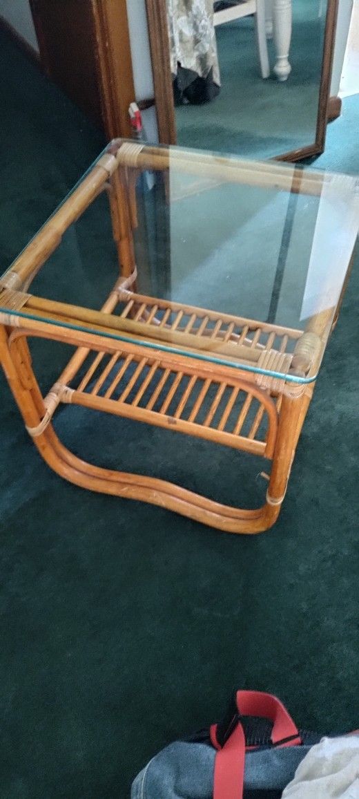 Side Table/End Table