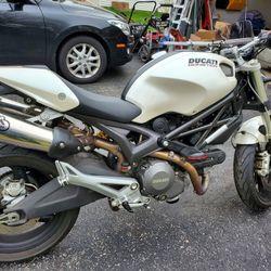 2008 Ducati 696 Monster 