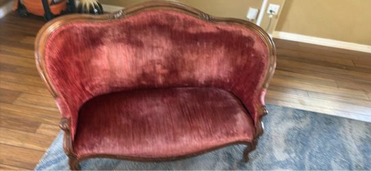 Vintage love seat