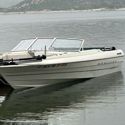 2000 Bayliner Boat Capri
