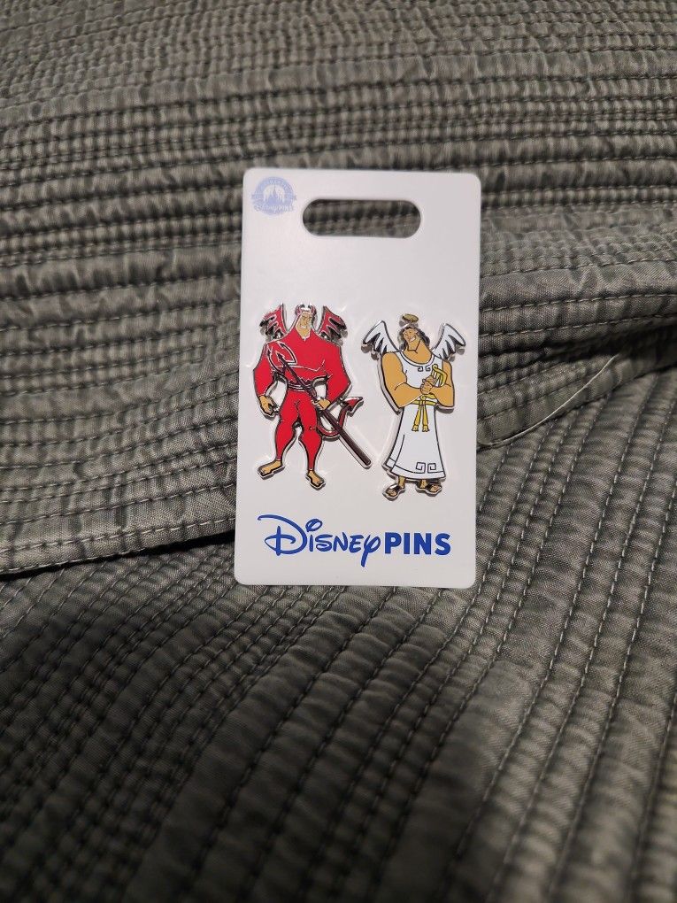Disney Pins Set