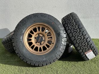 18" Method MR318 Wheels Ram 1500 Chevy Silverado 6x5.5 GMC Sierra Rims 33" Tires Tahoe Toyota Yukon 