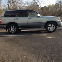 2004 Lexus LX 470