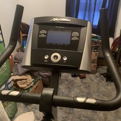 Life Fitness C1