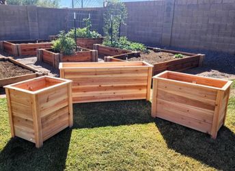 Cedar picket planters