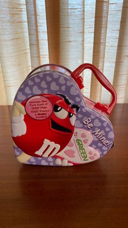 M & M heart shaped tin with lock & handle