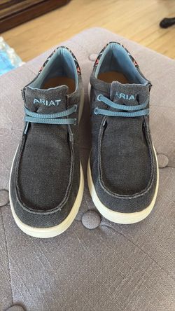 Boys shoes