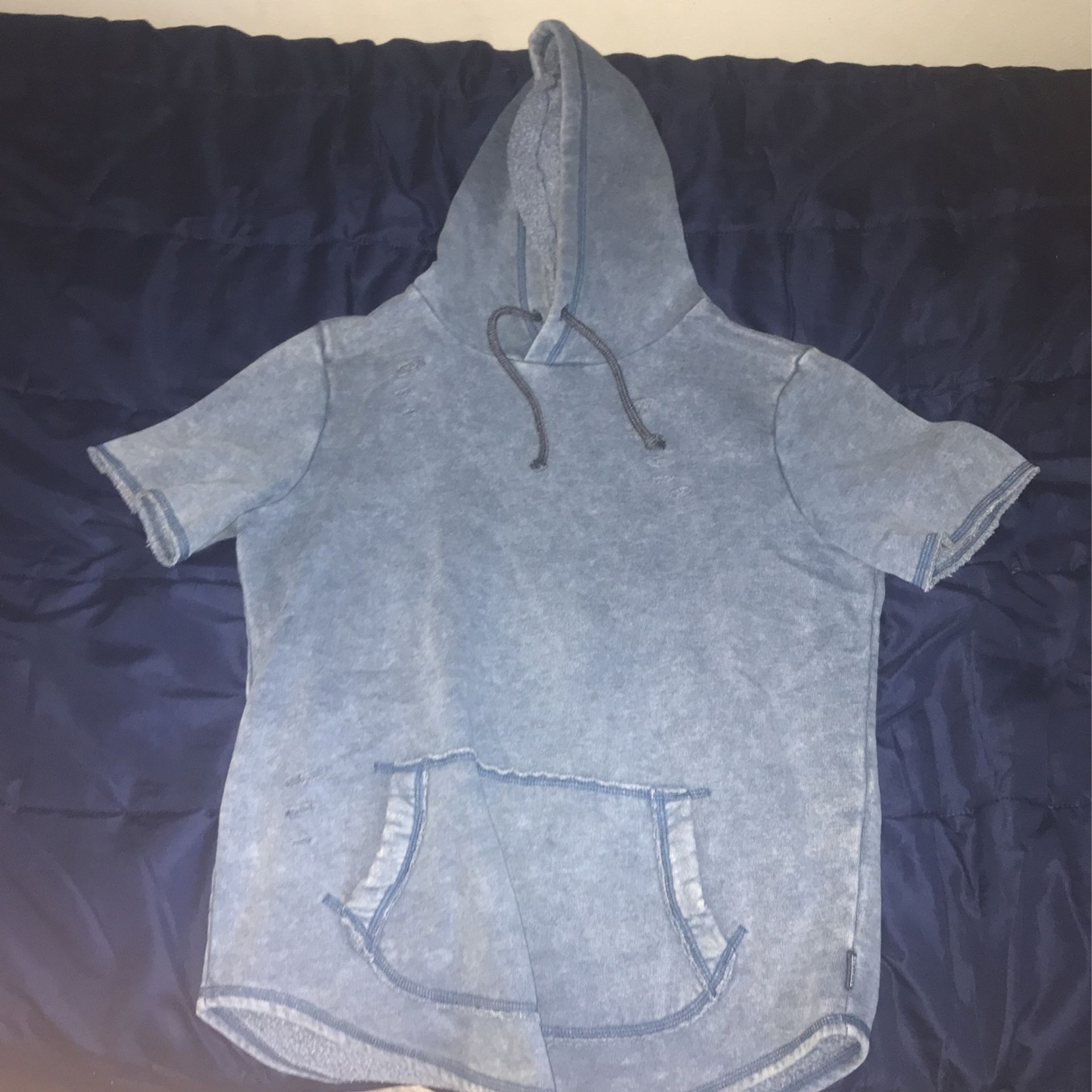 AXS Hollister T-Shirt Hoodie