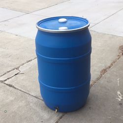 55 Gallon Rain Barrel With Spout 