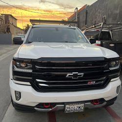 2018 Chevrolet Silverado 1500 Redline Edition 4x4 clean title !