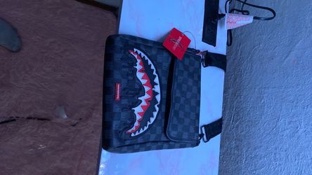 Sprayground cross body bag  ( negotiable )