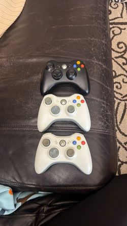 3 XBOX 360 CONTROLLERS FOR PARTS PREOWNED