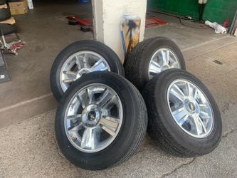 Set of rims with tires