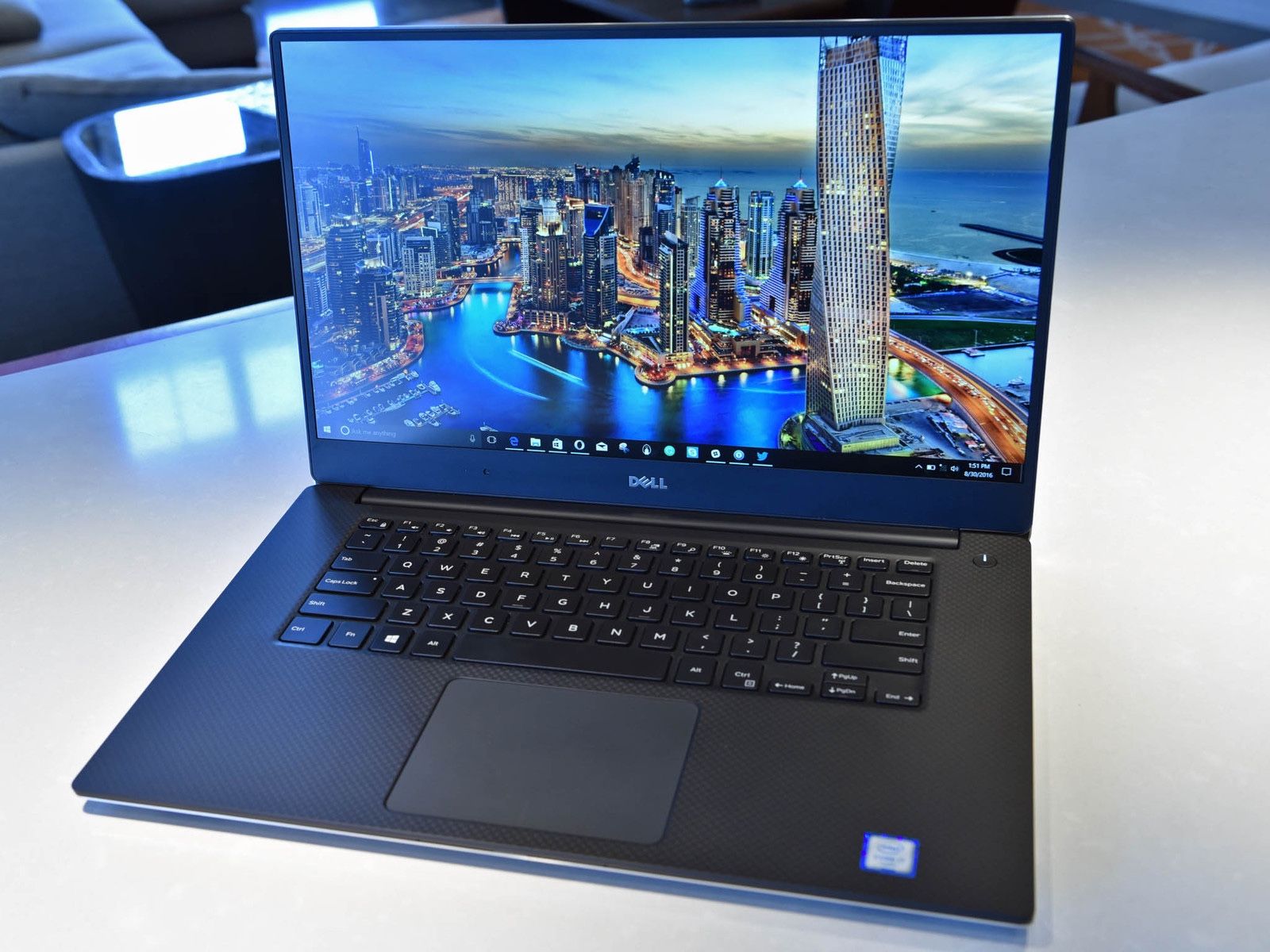 Dell XPS 15 9560 Intel i5 7300HQ 8GB w/ Nvidia GTX1050 250GB SSD and 1TB HDD