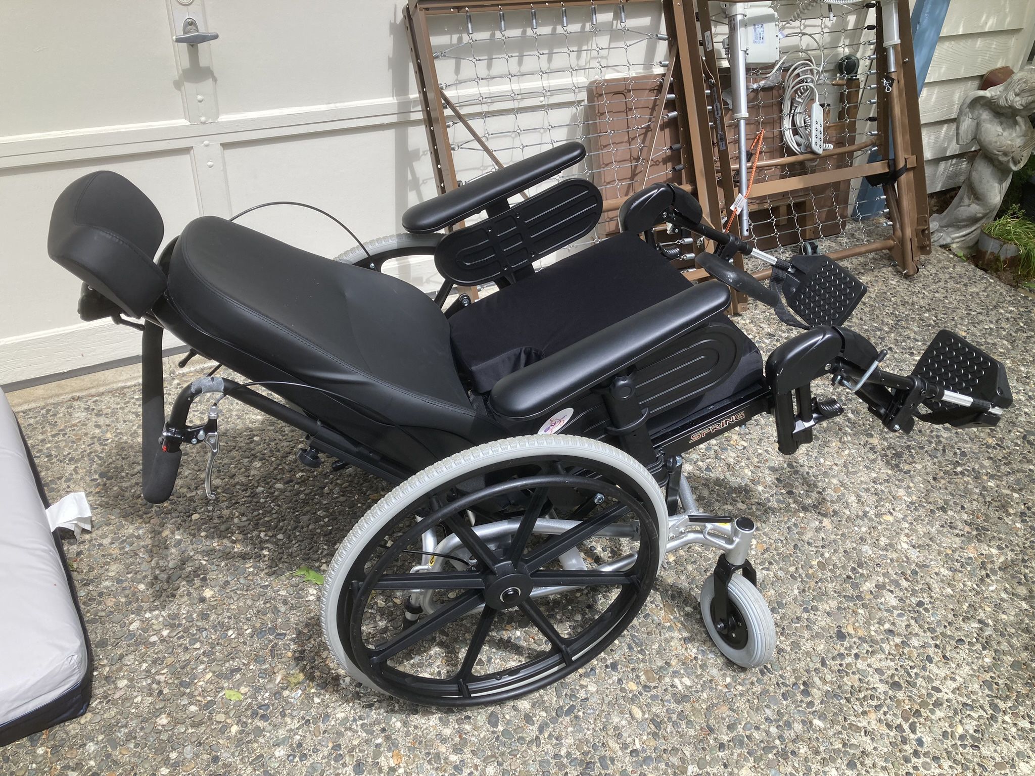  Wheelchair 