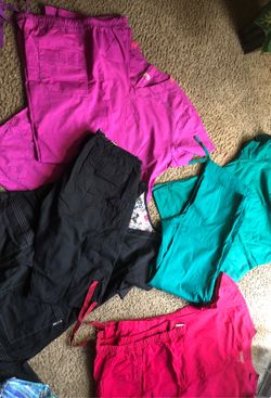 Size Med scrubs all great condition (used) scrub pants/ shirts 2 Bags all  good