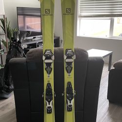 Salomon QST 85 161cm Skis w/ Warden Bindings