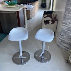 Barstool 