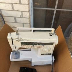 J C Penny Model 7050 Sewing Machine 