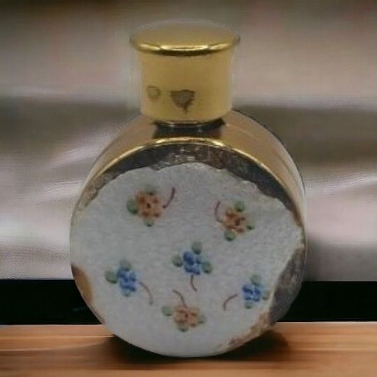 Antique Miniature perfume bottle 
contains scratches and peeling