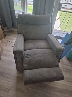 Recliner Chair Automatic (Free)