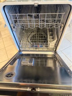Whirlpool Dishwasher  Model #WDT531HAPM O