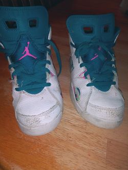Girls Jordan shoes size 3