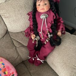 NATIVE DOLL HARD PLASTIC FACE BODY STUFF CLOTH MATERIAL CLEAN DISPLAY DOLLCLEAN 2