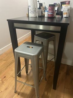 High Top Table And Bar Stools