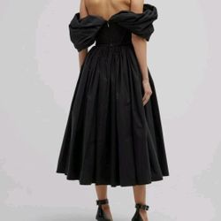 Alexander McQueen 40 S M Black Popeline Off Shoulder Gather Midi Dress $6590 ITALY Goth Pleated Layer