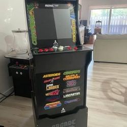 Arcade1Up Atari Deluxe 12-In-1 Arcade Machine with Riser. Asteroids Centipede