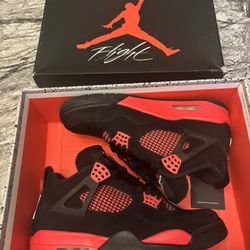 9 1/2 Men’s Jordan 4  Retro Thunder Red 