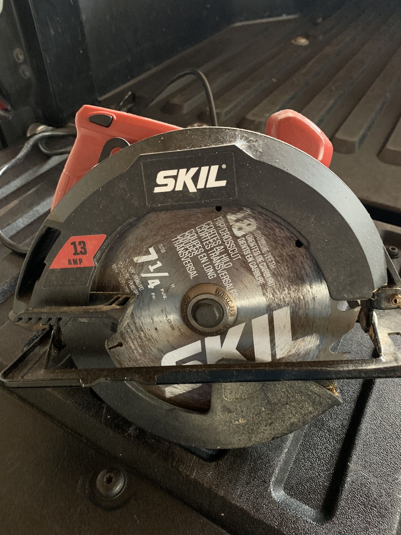 Serrucho Circular Eléctrico / Electric Circular Saw