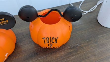 disney light up pumpkin